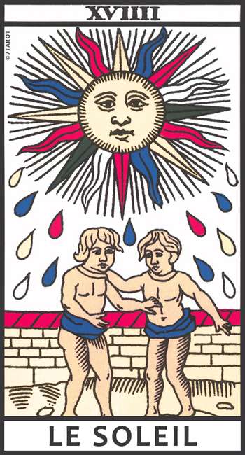 Le Soleil – Réussite, union et clarté dans le Tarot de Marseille Carte du Soleil dans le Tarot de Marseille, montrant deux personnages éclairés par un grand soleil rayonnant, symbole d’épanouissement, de vérité et de bonheur partagé