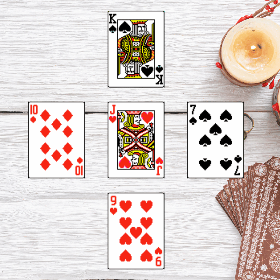 Voyance avec le Jeu de 32 Cartes Tirage en croix, significations de chaque carte pour