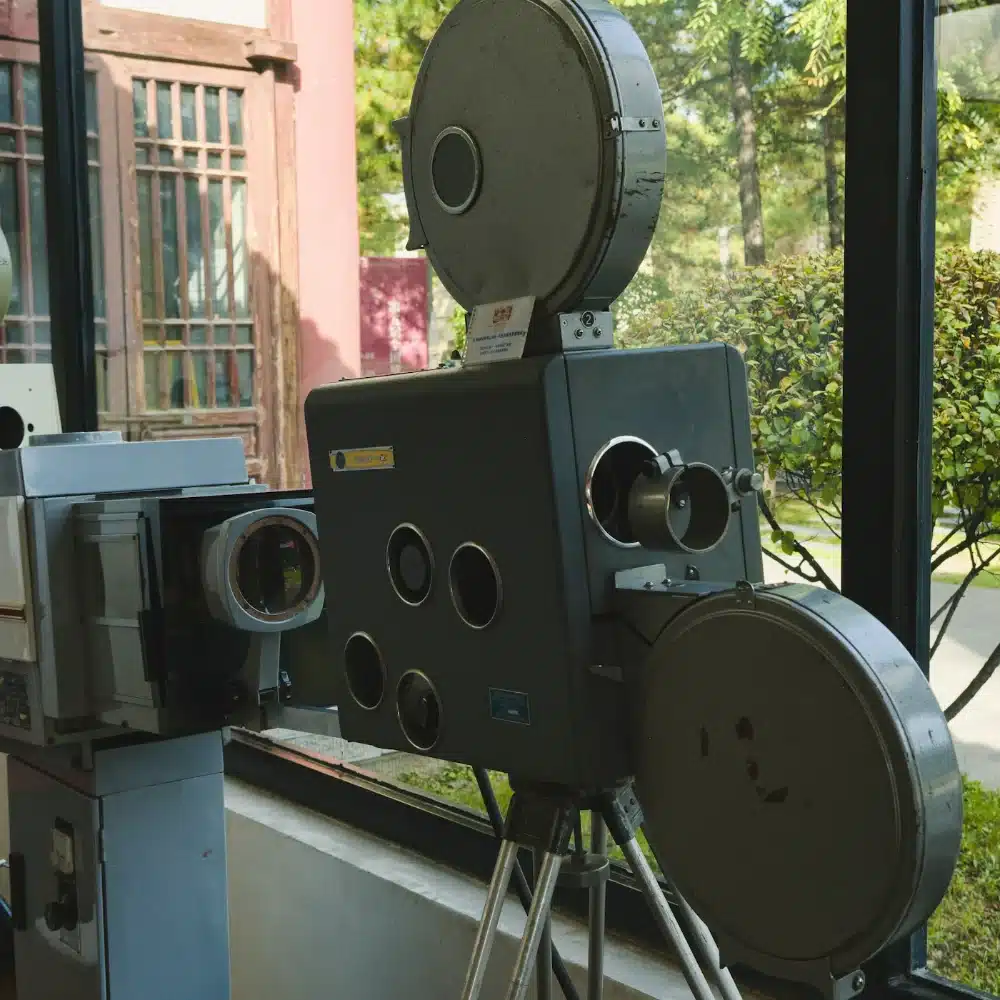 Ancien projecteur et caméra de cinéma : comparer les acteurs d’hier et d’aujourd’hui au même âge, de Christopher Reeve à David Corenswet